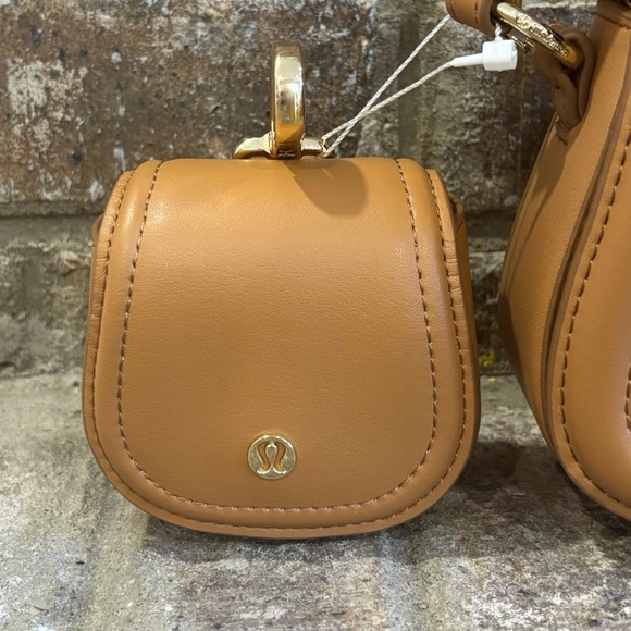 NWT Lululemon Cactus "Leather" Mini Bag In Chestnut Brown/Gold - Picture 3 of 9